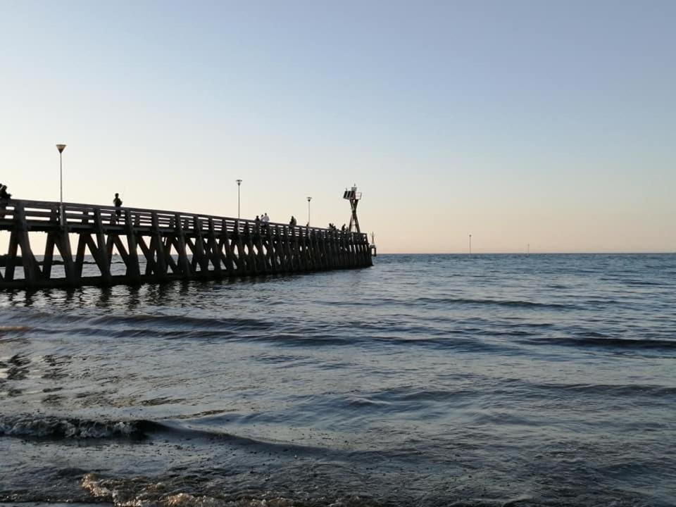 Plage Et La Mer Tres Proche Courseulles-sur-Mer Exterior photo