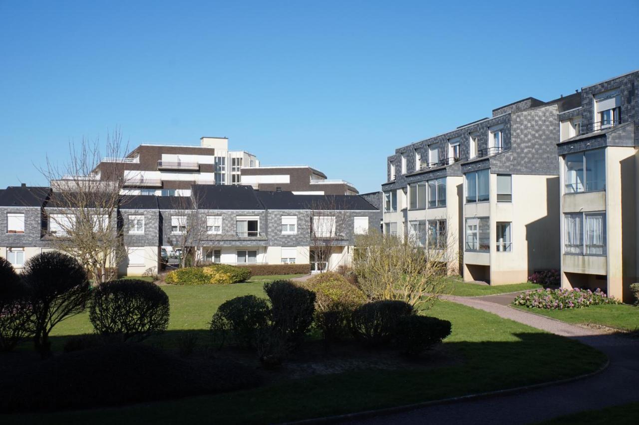 Plage Et La Mer Tres Proche Courseulles-sur-Mer Exterior photo