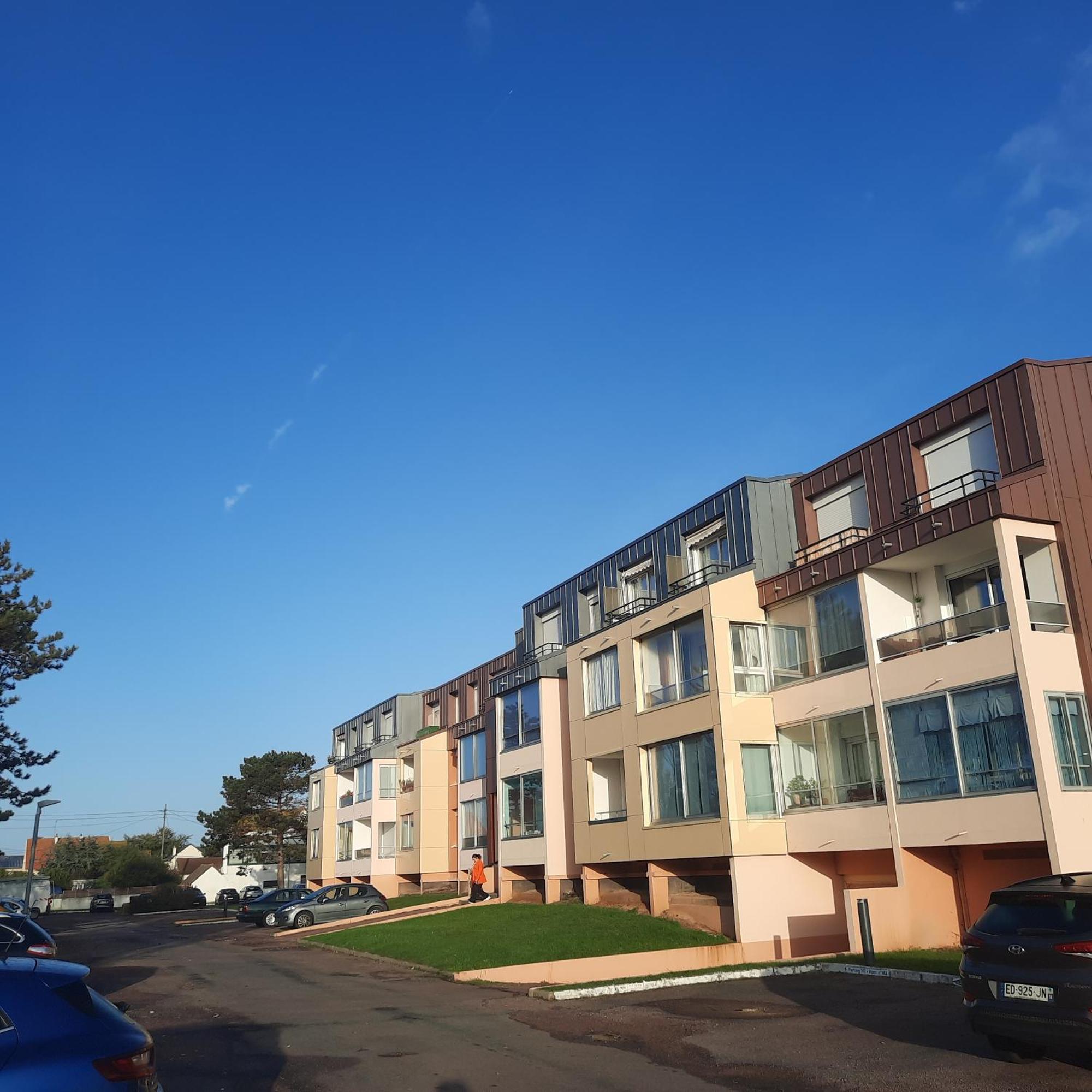 Plage Et La Mer Tres Proche Courseulles-sur-Mer Exterior photo